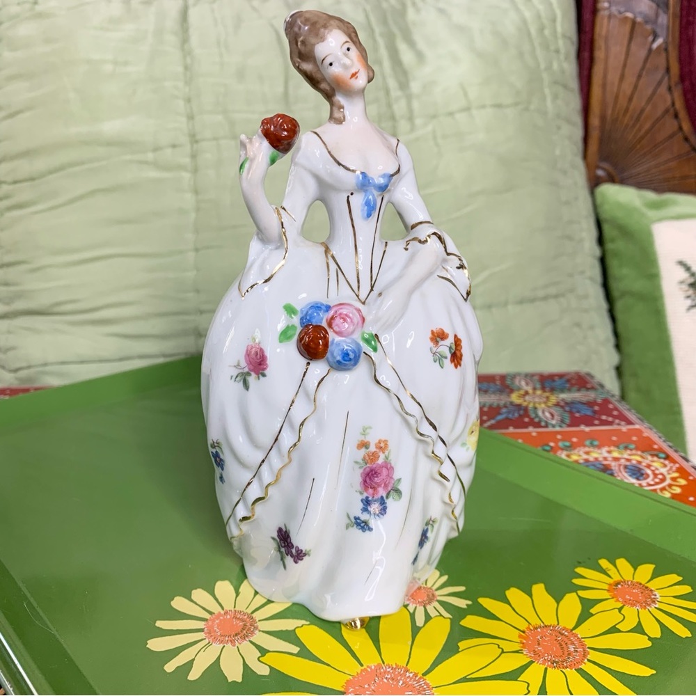 Lady Figurine Wall Pocket